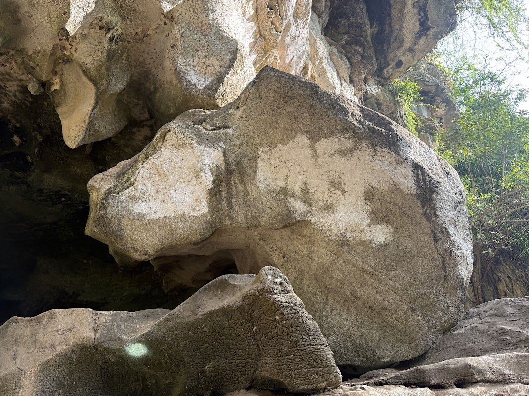 Amboni Caves tour