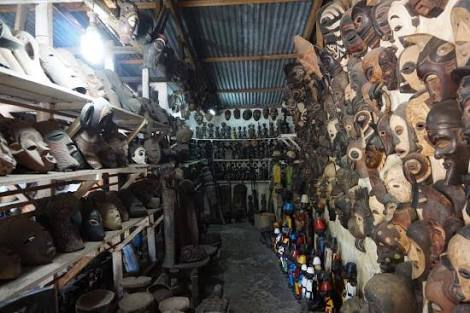 Mwenge Woodcarvers Market